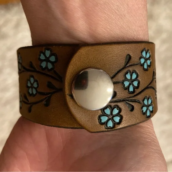 Brown with Blue Flowers Leather Bracelet Western Snap Nature Inspired Cabincore - Picture 2 of 10